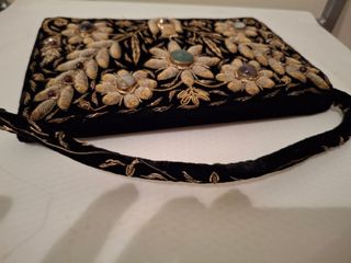Bolso joya terciopelo negro y técnica zardozi