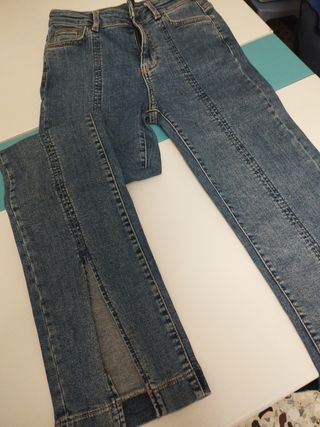 Jeans donna blu con spacchi