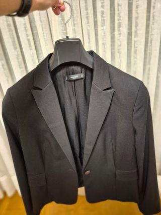 Americana entallada Mango Negra Talla 44