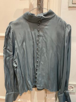 Camisa Zara azul con botones