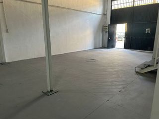 Nave industrial en alquiler en Polígonos - Recinto Ferial Cortijo de Torres en Málaga