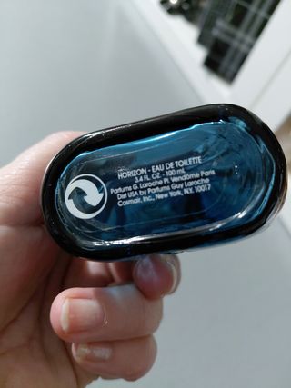 Bottiglie di profumo vuote