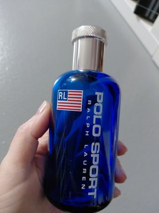 Bottiglie di profumo vuote