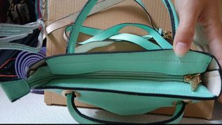 Bolso verde agua con asa y correa