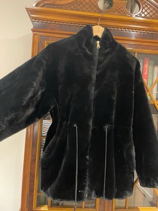 Chaqueta pelo sintético Zara negra