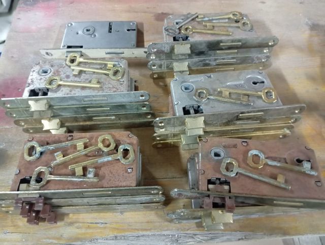 16 Serrature per porte interne con chiavi