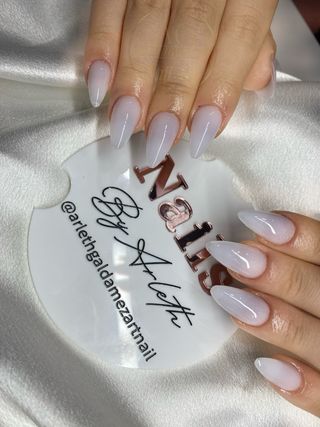 uñas acrílicas todos sistema ,pedicura,cejas,pesta