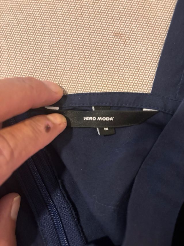 Vestido azul palabra de honor con volantes