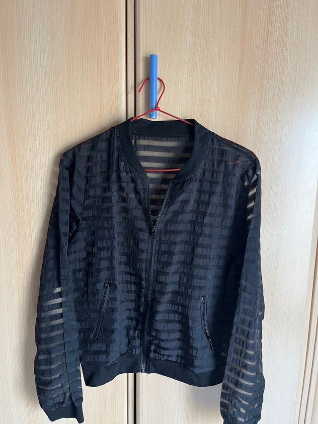 Chaqueta bomber transparente negra