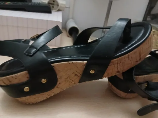 Sandalias negras cuña talla 36