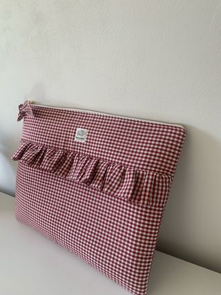 Funda portátil hecha a mano a cuadros
