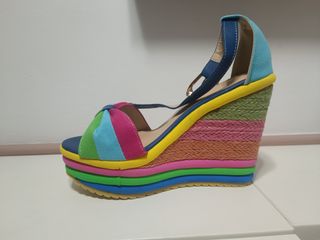 Sandalias de cuña multicolor talla 40