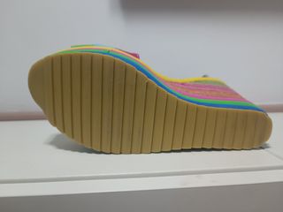 Sandalias de cuña multicolor talla 40