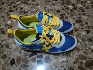 Zapatillas munich usadas solo una vez 
