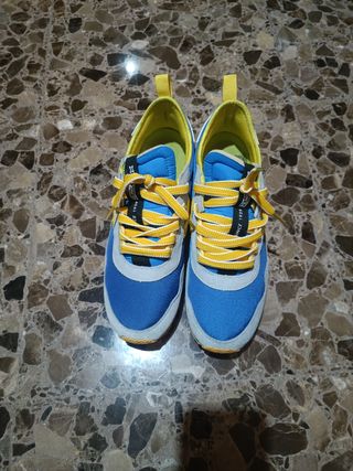 Zapatillas munich usadas solo una vez 

