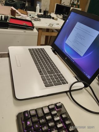 HP 17-y010ms Portátil