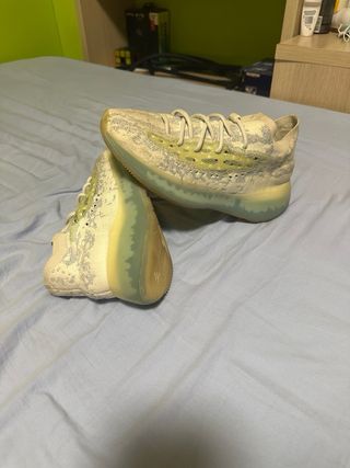Adidas Yeezy Boost 380 Alien
Buen estado