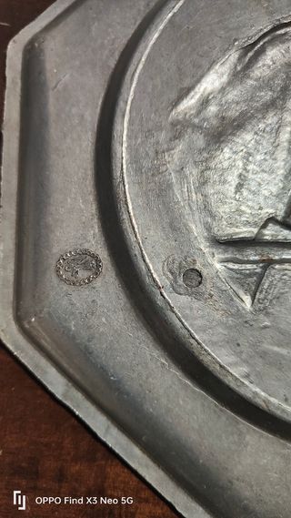 2 piatti decorativi in peltro