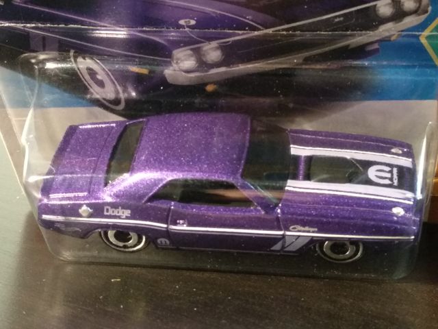 Hot Wheels '70 Dodge Hemi Challenger