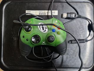 Xbox Clásica Negra con Mando y Mando DVD