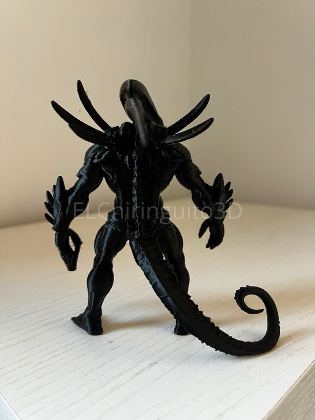 Figura Alien Xenomorfo con Humano