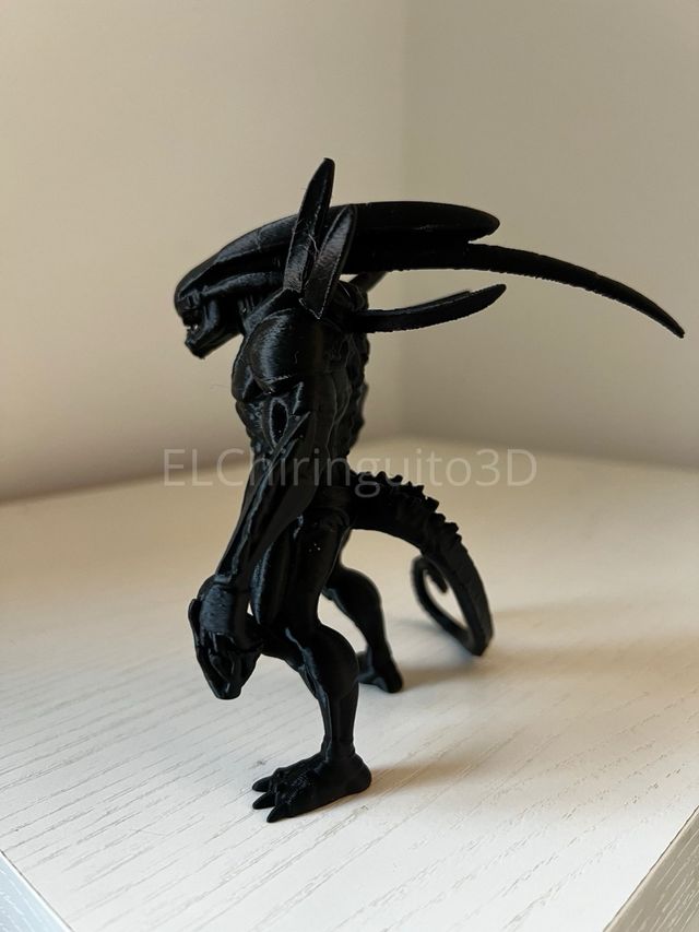 Figura Alien Xenomorfo con Humano