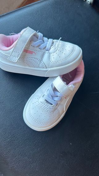 Zapatos Puma blancos y rosas número 20