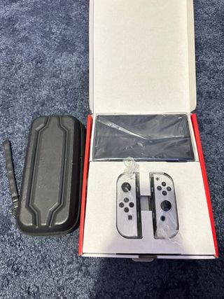 Nintendo Switch OLED Blanca y Negra