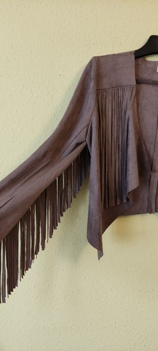 Cazadora de ante beige con flecos