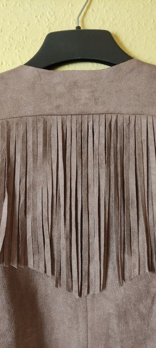 Cazadora de ante beige con flecos