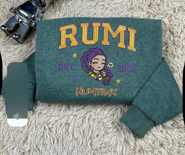 Sudadera Kpop Zoey Est. 2025