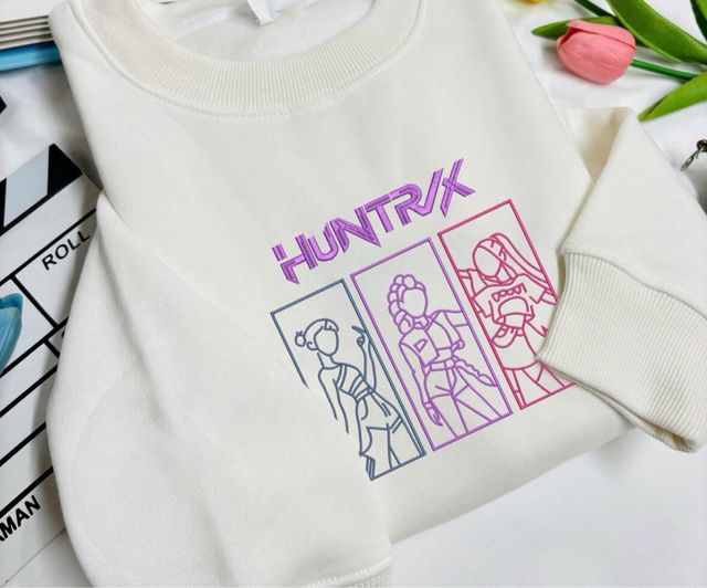 Sudadera Kpop Zoey Est. 2025