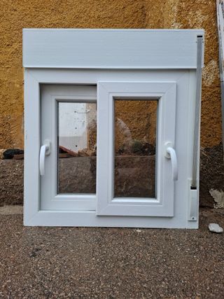 Ventana aluminio blanco con persiana