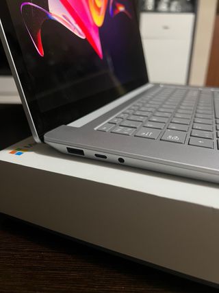 Microsoft Surface Laptop 4 Ryzen 7 