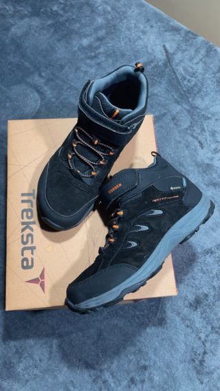 Botas Treksta niño trekking semi nuevas