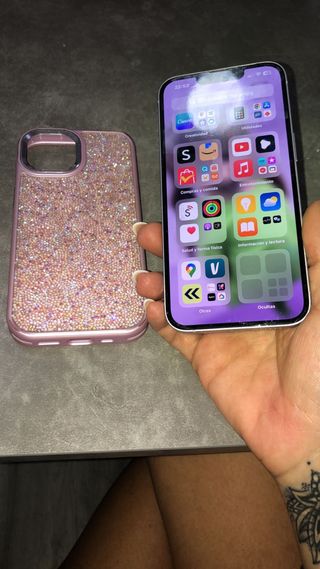iPhone 14 lila apenas un año de uso!! 
