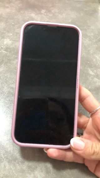 iPhone 14 lila apenas un año de uso!! 