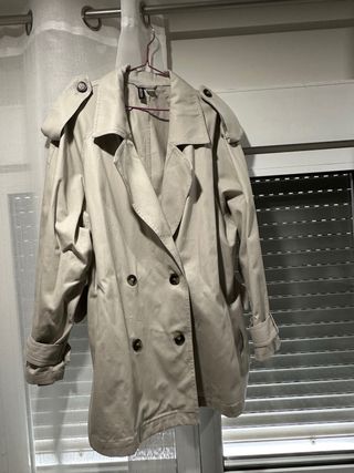 Gabardina corta beige