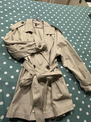 Gabardina corta beige