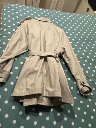 Gabardina corta beige