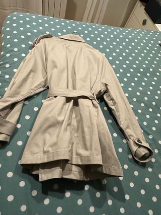 Gabardina corta beige