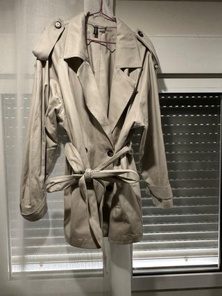 Gabardina corta beige