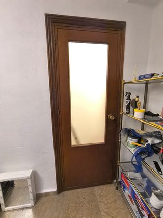 Puerta madera con cristal