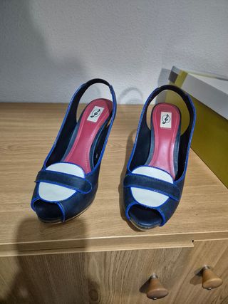 Zapatos de tacón azul y blanco talla 39