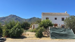 Parcela de 30.000 m2 para vivienda o casa rural