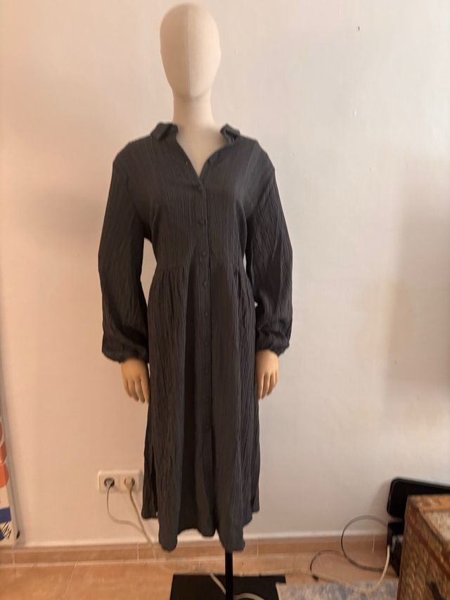 Vestido camisero azul oscuro con cinturón