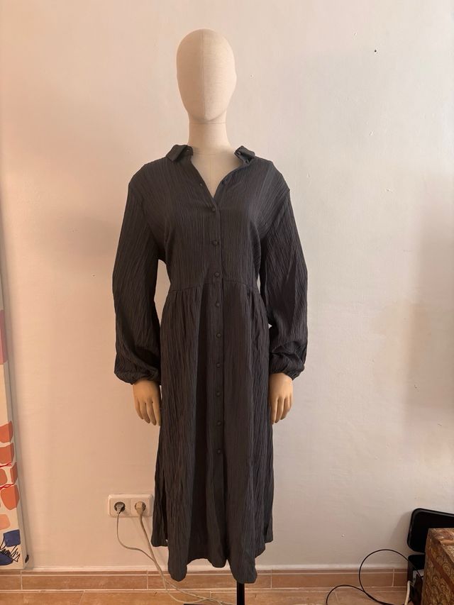 Vestido camisero azul oscuro con cinturón