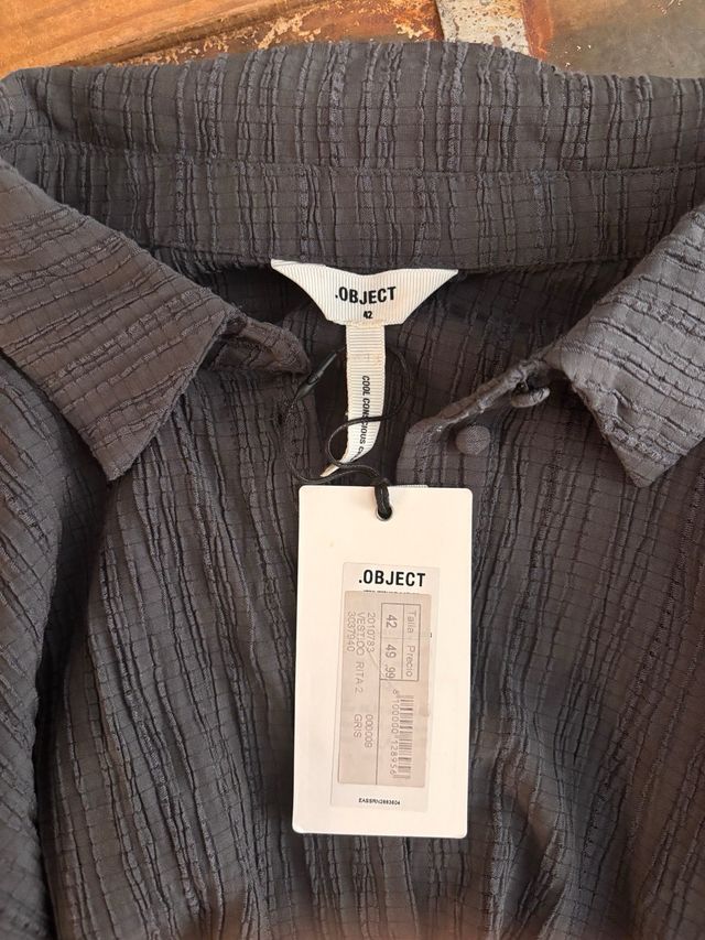 Vestido camisero azul oscuro con cinturón