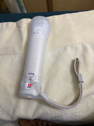 Mando Wii con funda y correa