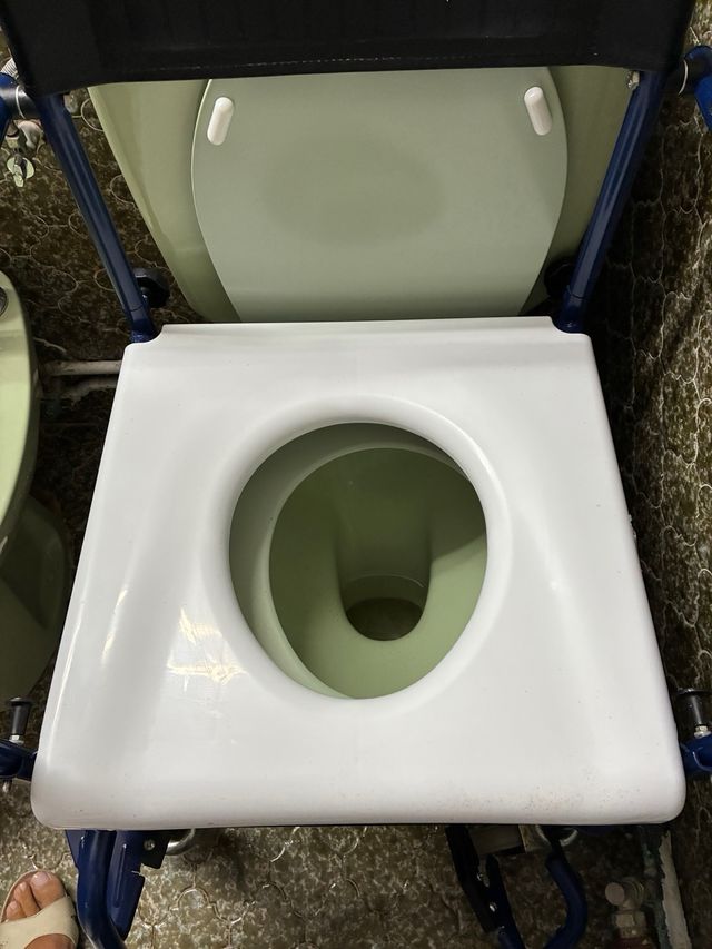 Silla de ruedas para casa para aseo o traslado